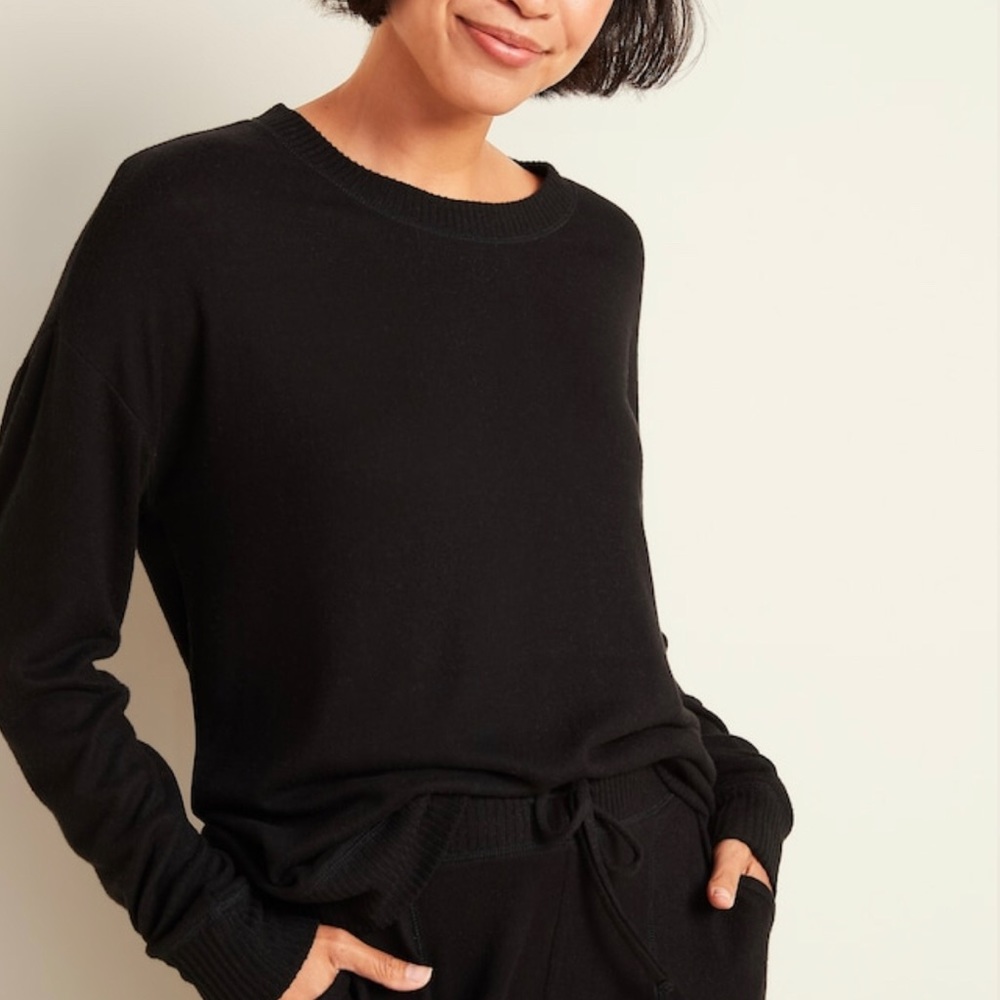 NWT Cozy Plush-Knit Black Long Sleeve Top